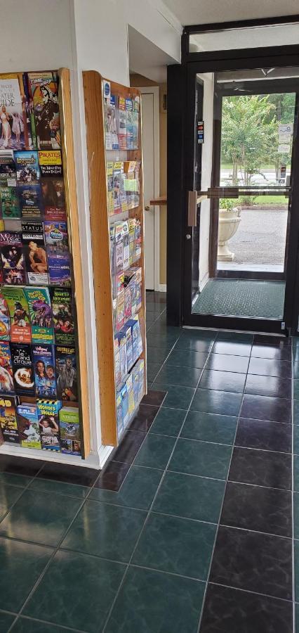 Conway Express Inn Kültér fotó